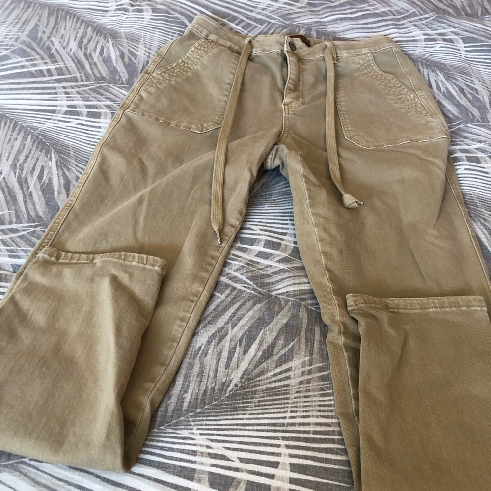 Judy Blue High Rise Jogger Jeans in Tan